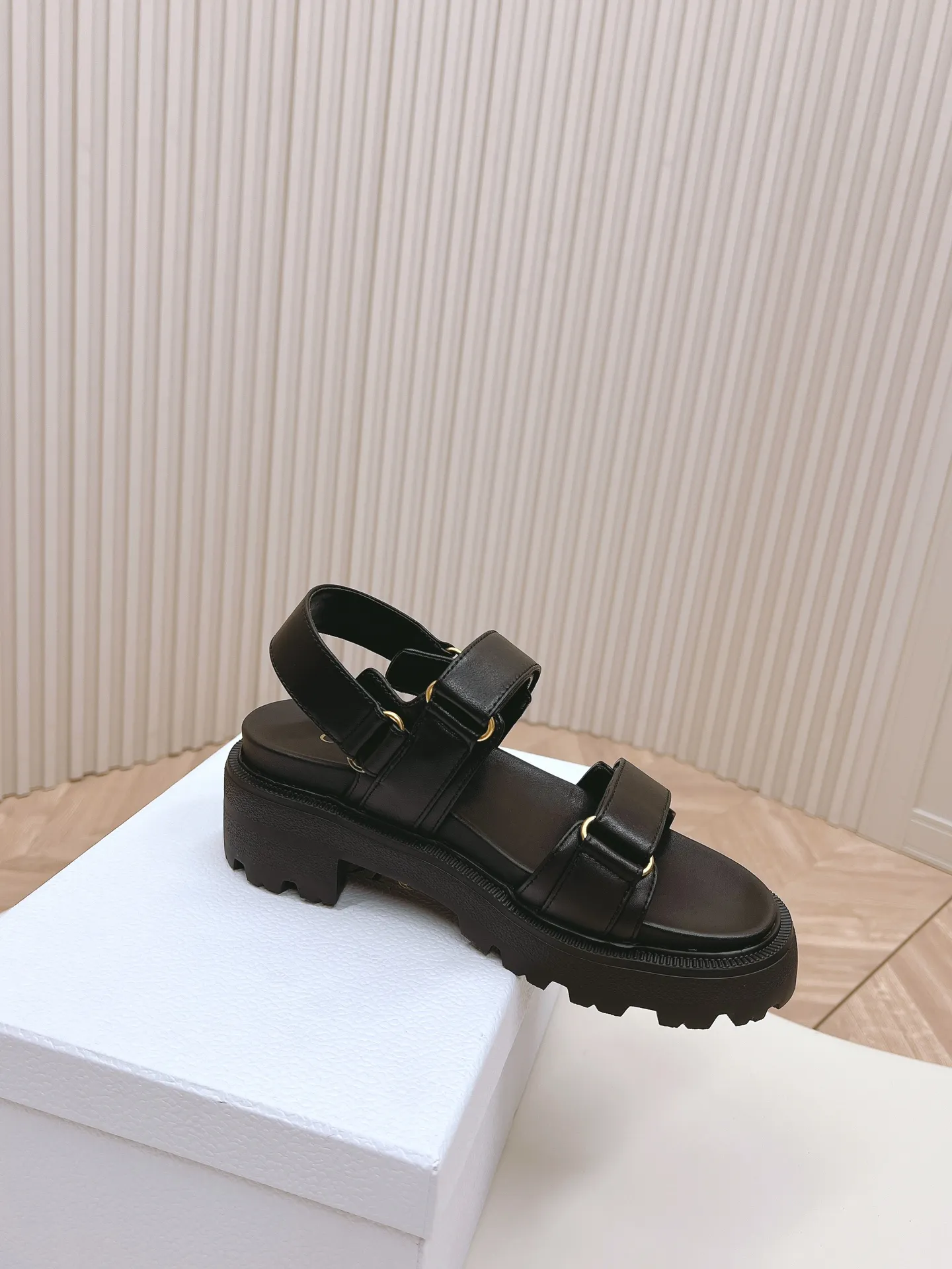 👟👟Ex-factory price 540👟👟 Hot high-heeled series is on the market! New classic upgraded high-heeled bottom model, super good-looking 2024Dior Classic Velcro high-heeled sandals and slippers series, original replica, high version, super durable and versatile, very comfortable on the feet, slimming and taller, whiter, original leather upper, original D hardware buckle, original TPU outsole, heel height is about cm, size: 35-42